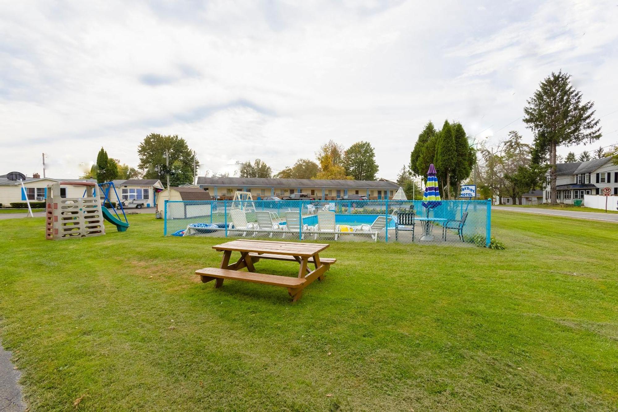 Parkside Motel By Oyo Meadville Conneaut Lake Conneaut Lakeshore Εξωτερικό φωτογραφία
